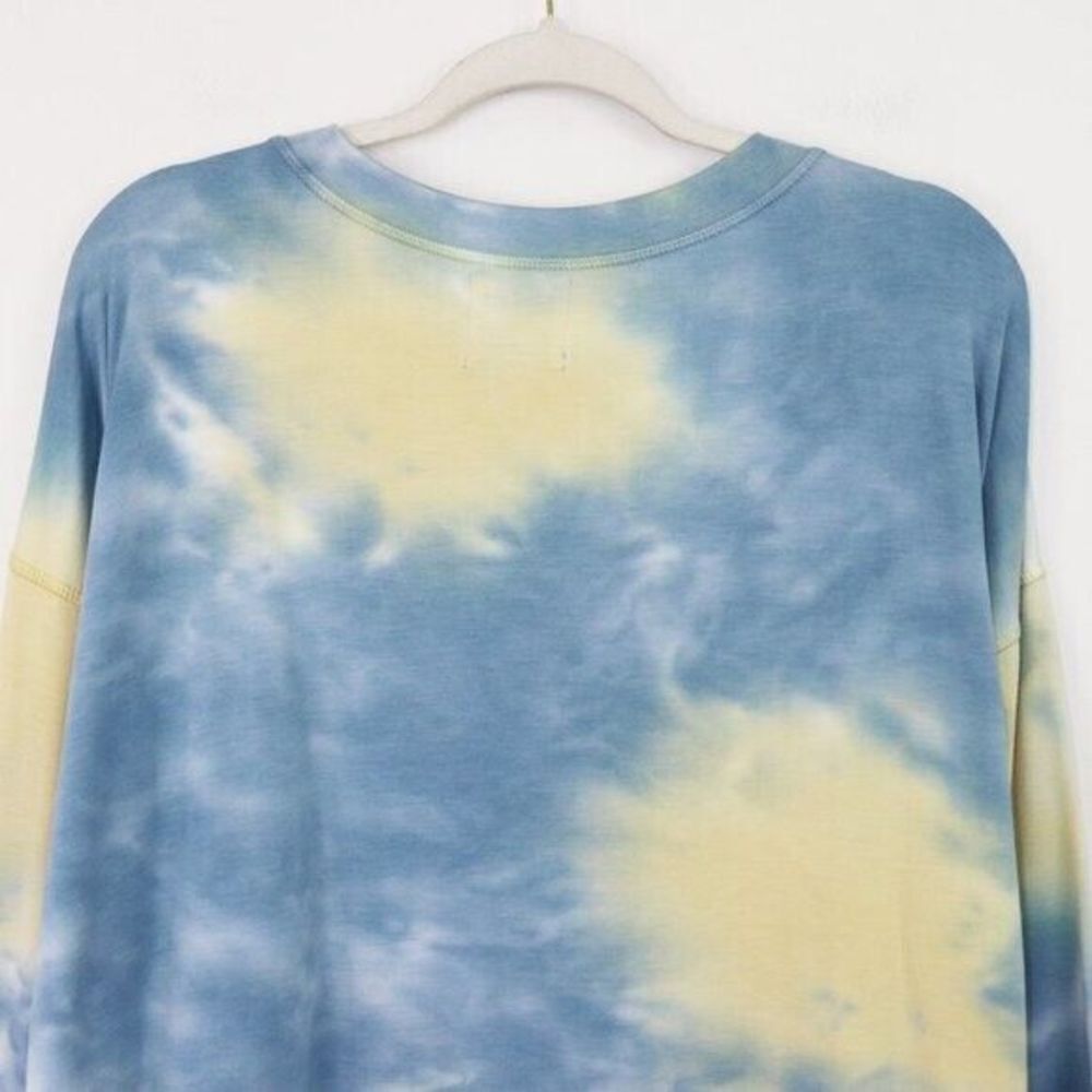 Found Sweatshirt L Blue Yellow Women's Crewneck Pullover Moon Tie Dye Cozy EUC - Picture 5 of 5